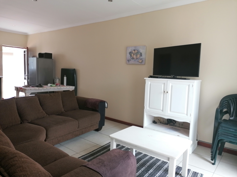 To Let 3 Bedroom Property for Rent in Marina Martinique Eastern Cape